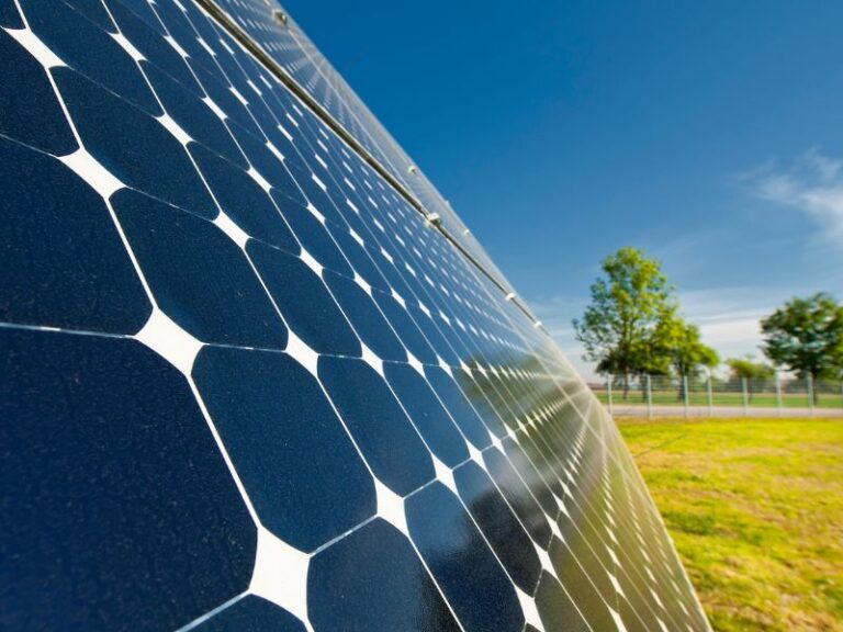 מה נדרש להקמת מערכת סולארית על קרקע חקלאית?